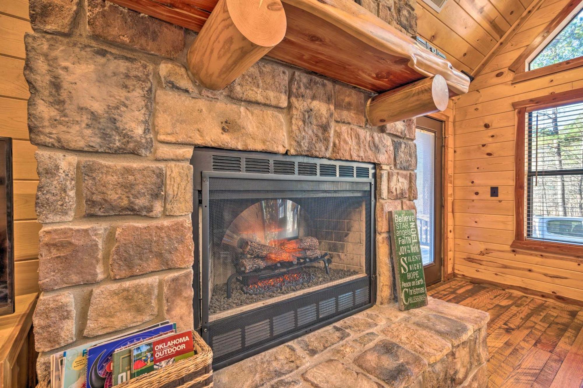 Ayatia Cabin With Hot Tub About 5 Mi To Broken Bow Lake! Exterior photo